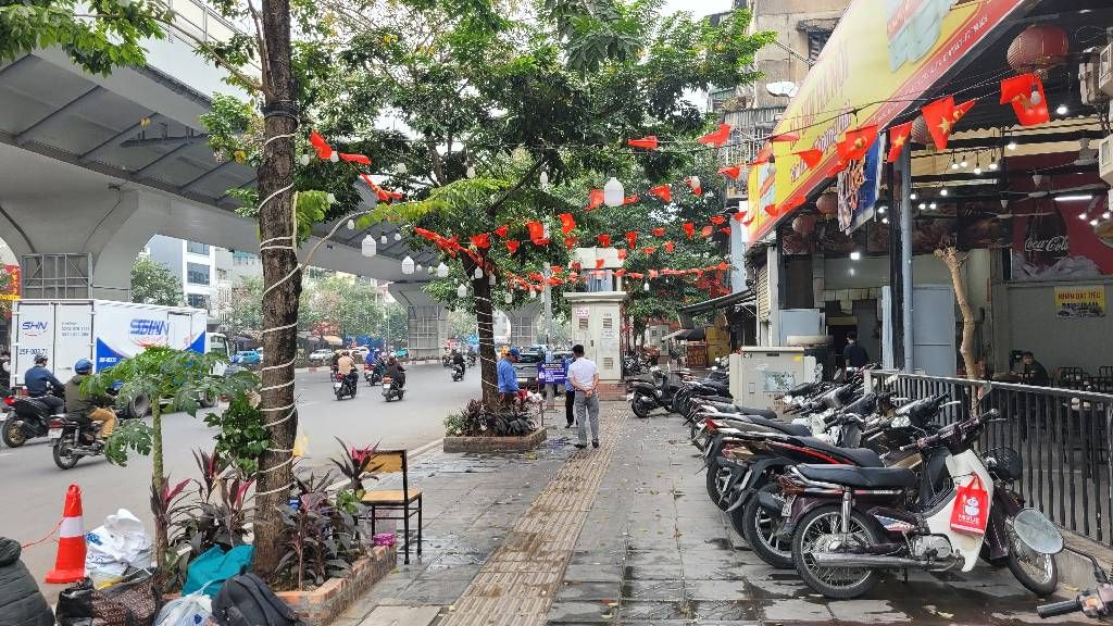 Bán nhà Minh Khai - diện tích 109.8m2 5 tầng - ô tô vào tận nhà - giá 18,9 tỷ