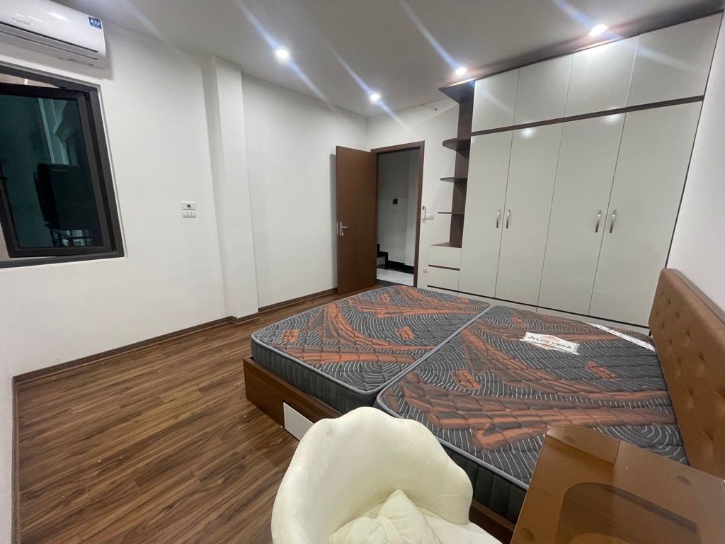 Bán nhà Tựu Liệt - diện tích 58m2 5 tầng - Mặt ngõ thông, ô tô tránh - giá 9,8 tỷ