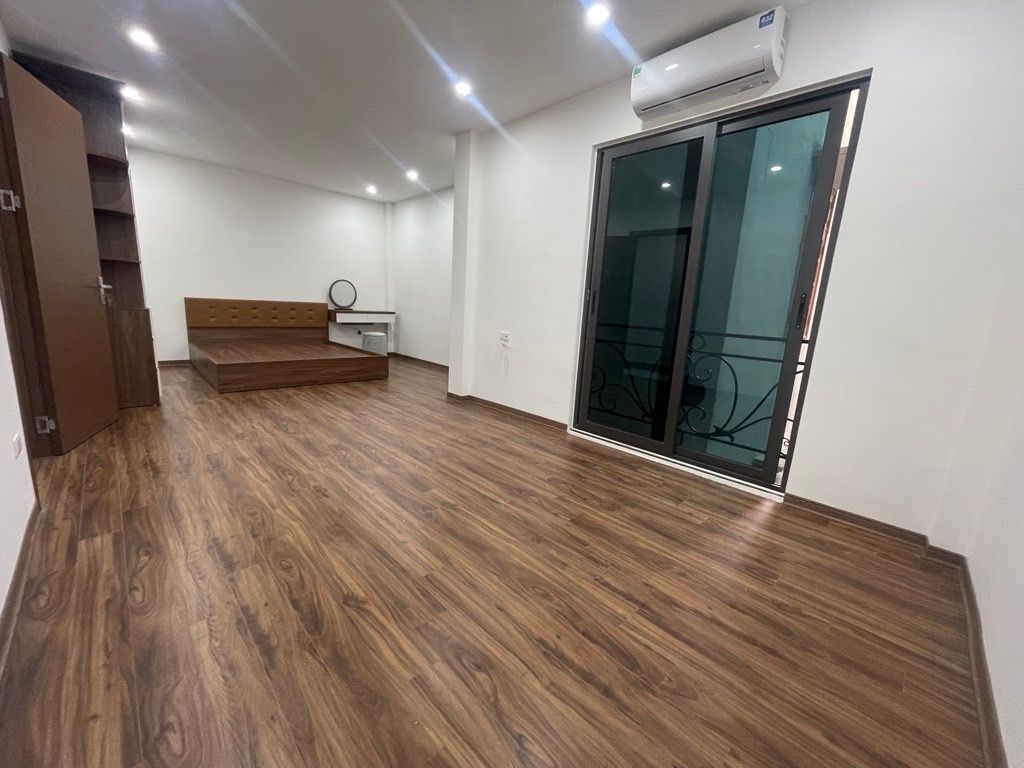 Bán nhà Tựu Liệt - diện tích 58m2 5 tầng - Mặt ngõ thông, ô tô tránh - giá 9,8 tỷ