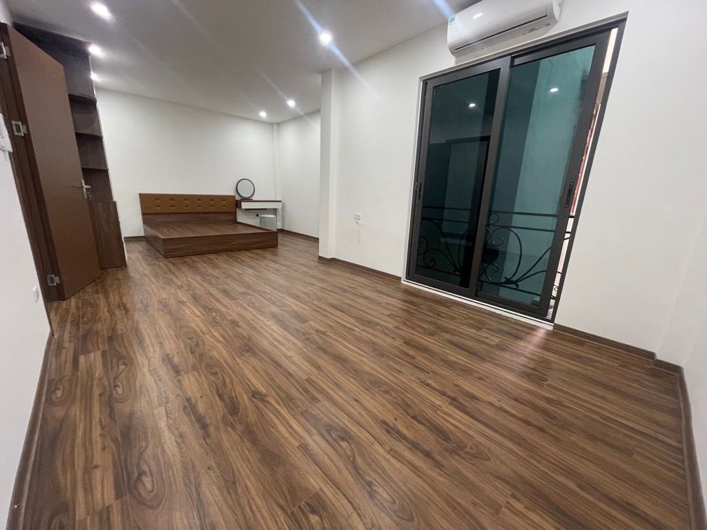 Bán nhà Tựu Liệt - diện tích 58m2 5 tầng - Mặt ngõ thông, ô tô tránh - giá 9,8 tỷ