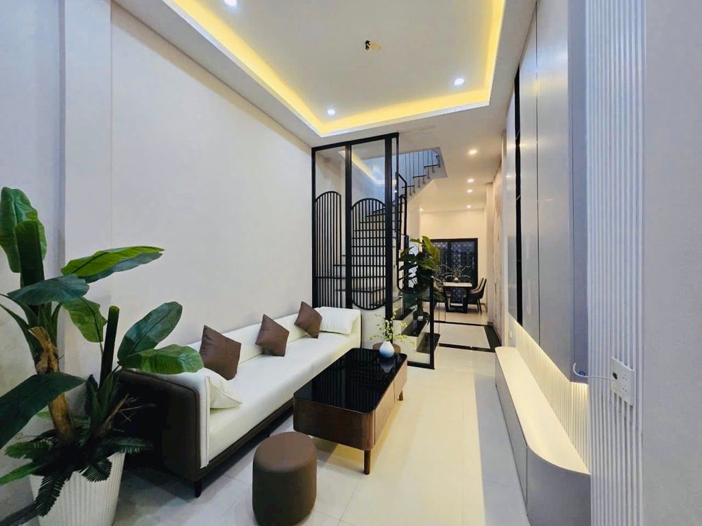 Bán nhà Bùi Ngọc Dương - diện tích 35m2 4 tầng - 2 mặt ngõ - giá 9,75 tỷ