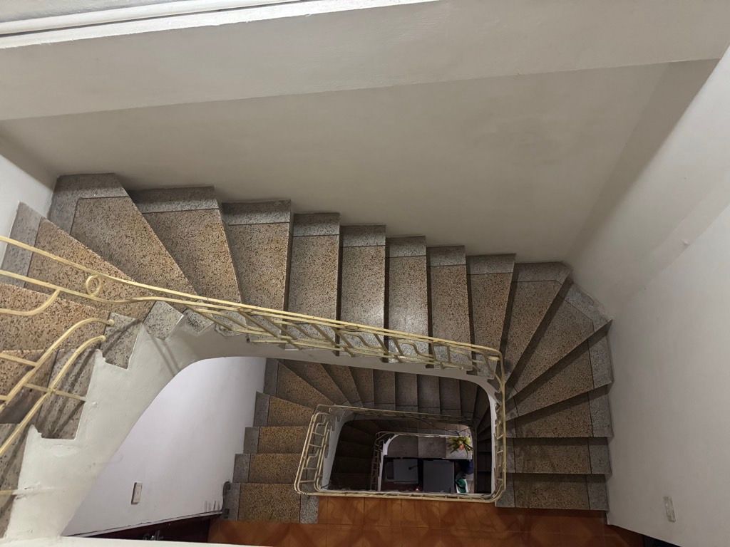 Bán nhà Nguyễn Trãi - diện tích 53m2 5 tầng - Nhà 2 mặt ngõ, ngõ thông tứ tung - giá 10,6 tỷ