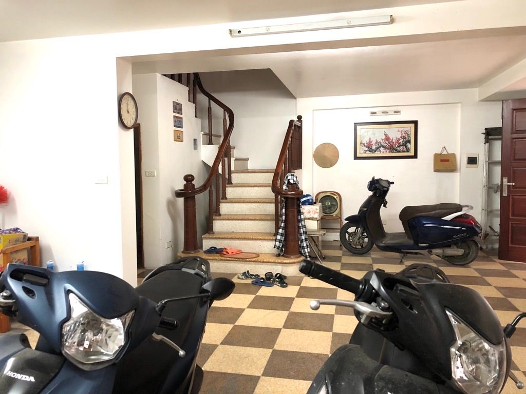 Bán nhà Lạc Trung - diện tích 46.2m2 5 tầng - Ô TÔ NGỦ TRONG NHÀ - giá 19,5 tỷ