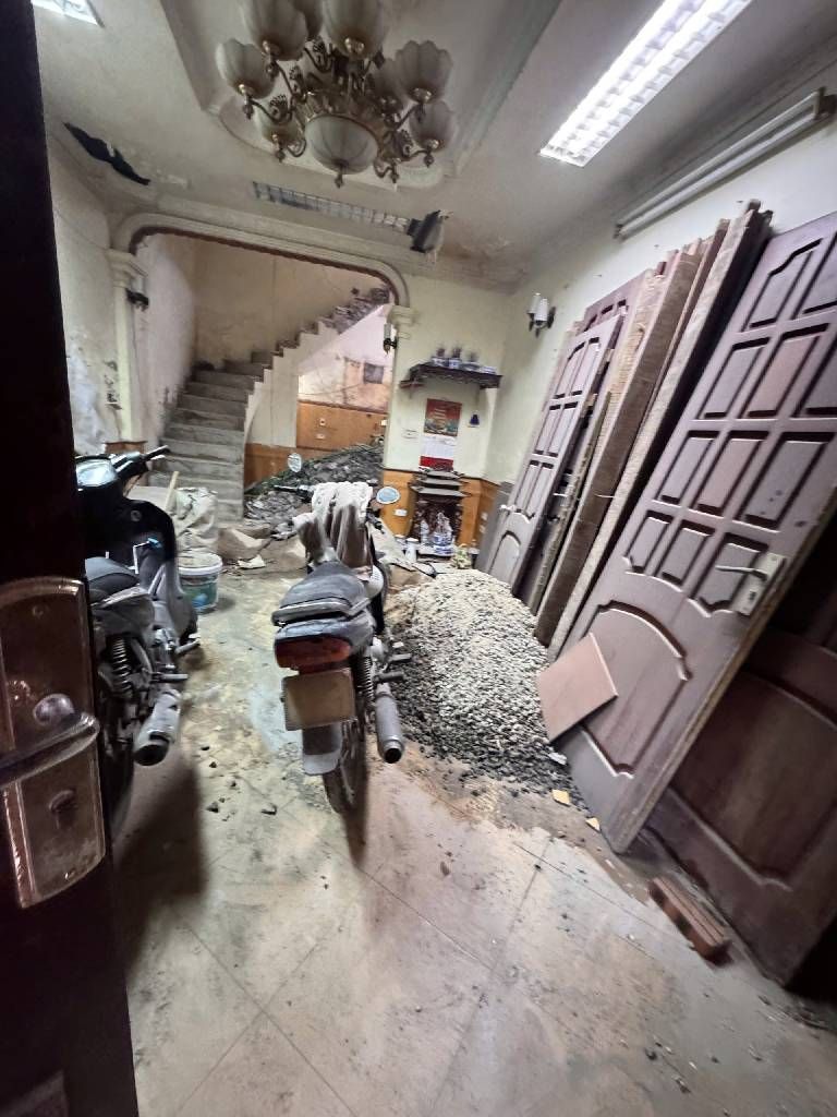 Bán nhà Minh Khai - diện tích 33m2 5 tầng - Mặt ngõ thông, kinh doanh - giá 8,8 tỷ