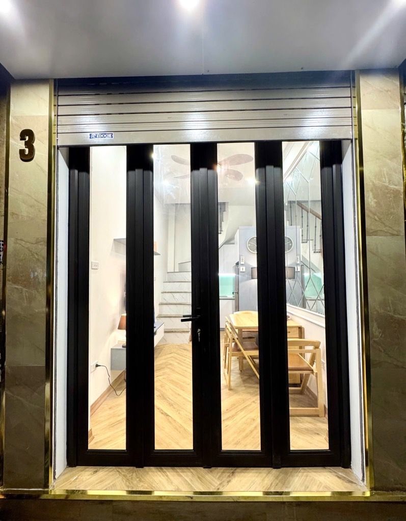 Bán nhà Giảng Võ - diện tích 14m2 5 tầng - Nhà vị trí đẹp 5M ra mặt phố Giảng Võ - giá 5,6 tỷ