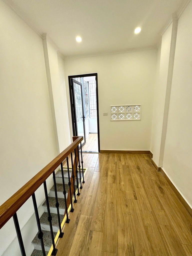 Bán nhà Giảng Võ - diện tích 14m2 5 tầng - Nhà vị trí đẹp 5M ra mặt phố Giảng Võ - giá 5,6 tỷ