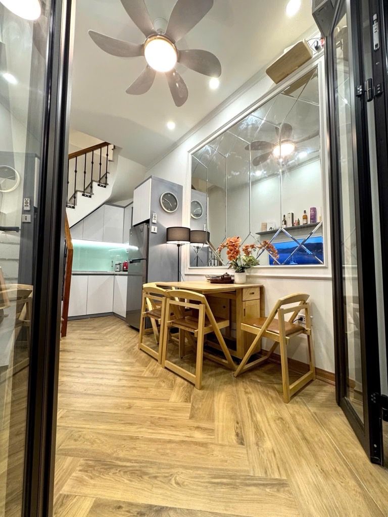 Bán nhà Giảng Võ - diện tích 14m2 5 tầng - Nhà vị trí đẹp 5M ra mặt phố Giảng Võ - giá 5,6 tỷ