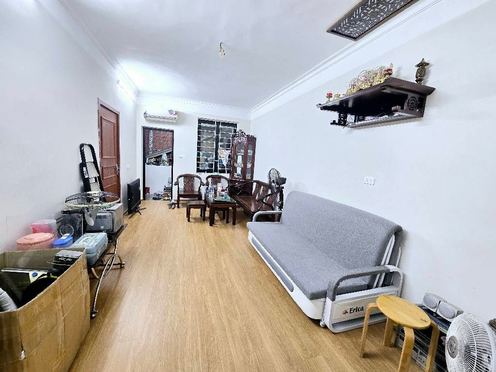 Bán Căn Hộ Tập Thể Trại Găng, Thanh Nhàn: Tầng 3 – 60m2 Sử Dụng – Ô Tô Đỗ Cửa – Giá 4.5 Tỷ