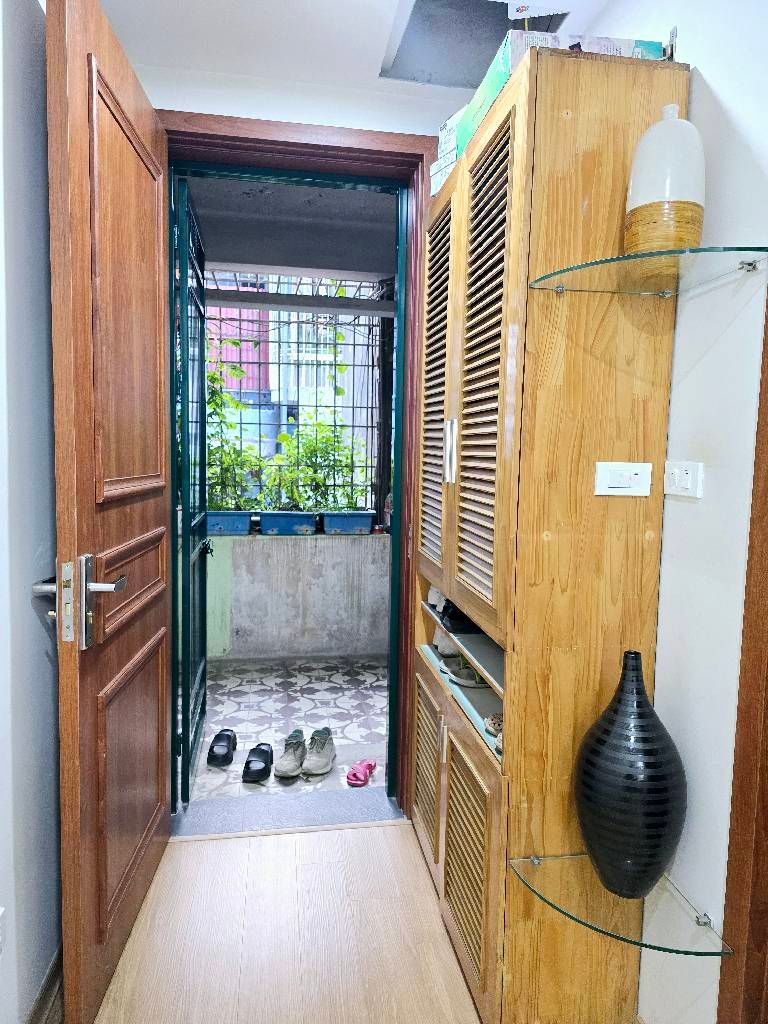 Bán nhà Thanh Nhàn - diện tích 60m2 1 tầng - Ô tô đậu dưới chân tòa nhà - giá 4,5 tỷ