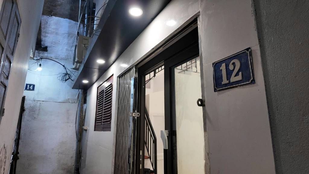 Bán nhà Tôn Đức Thắng - diện tích 21,8m2 5 tầng - Nhà khung cột chắc chắn - giá 6,3 tỷ