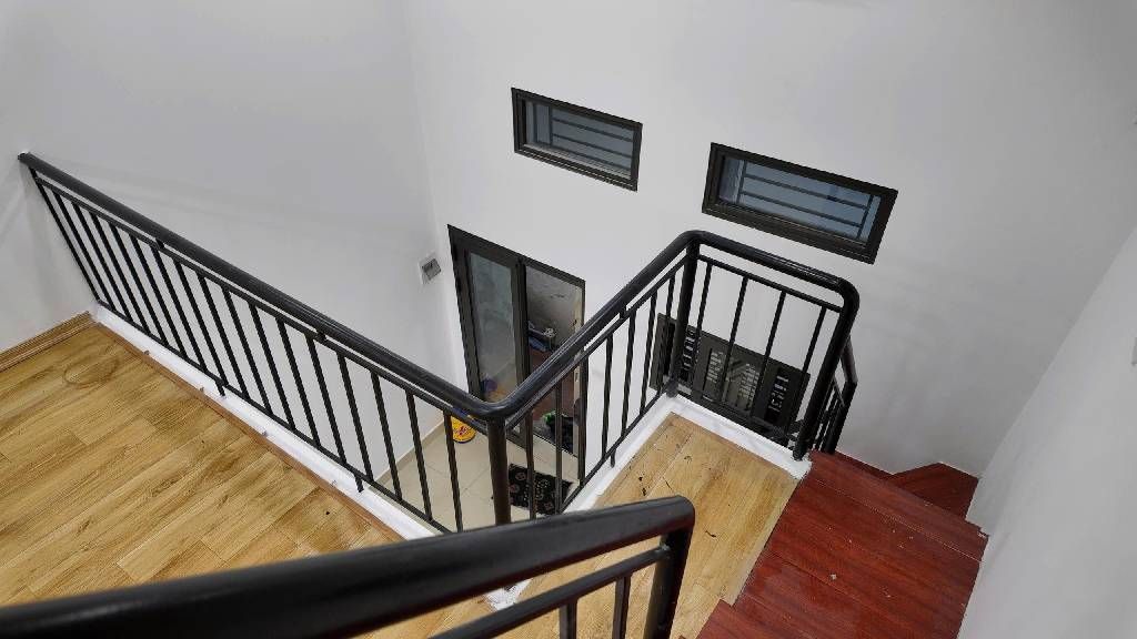 Bán nhà Tôn Đức Thắng - diện tích 21,8m2 5 tầng - Nhà khung cột chắc chắn - giá 6,3 tỷ