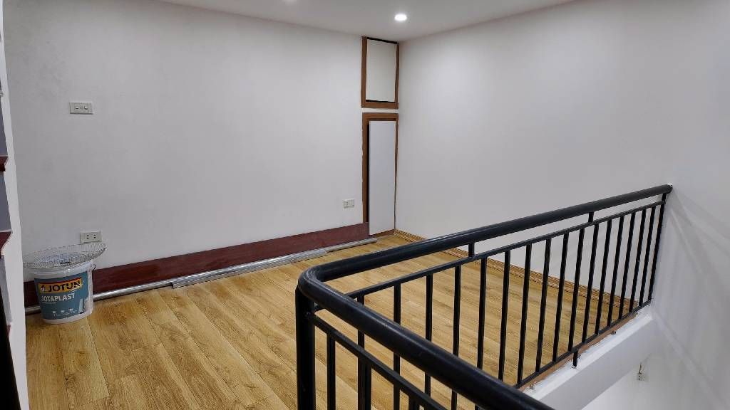 Bán nhà Tôn Đức Thắng - diện tích 21,8m2 5 tầng - Nhà khung cột chắc chắn - giá 6,3 tỷ