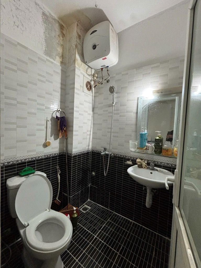 Bán nhà Khương Trung - diện tích 28.4m2 5 tầng - Nhà nhỏ về ở ngay, hàng xóm phân lô - giá 6,7 tỷ