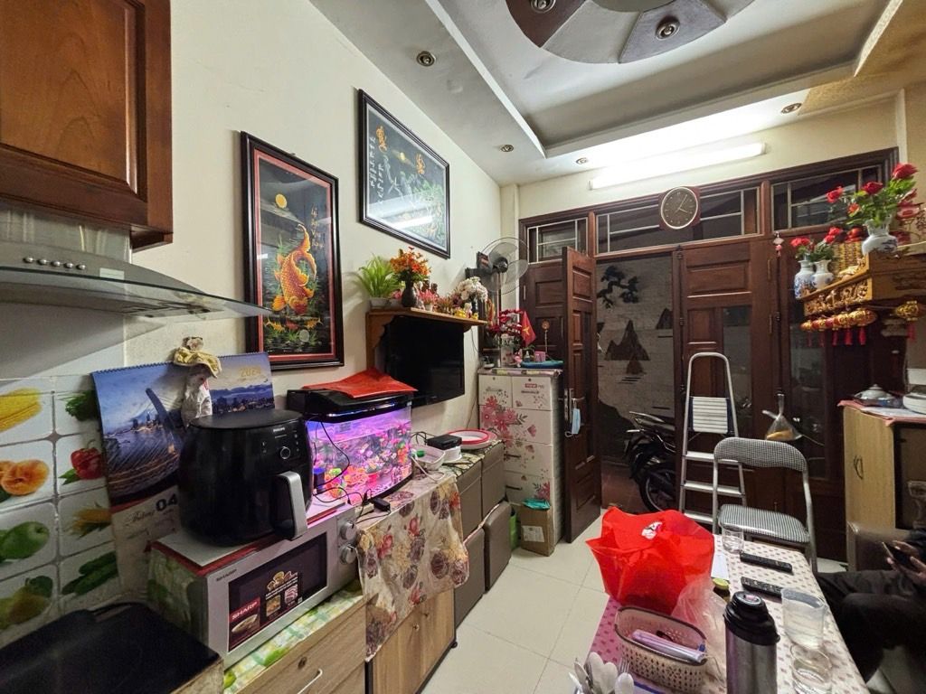 Bán nhà Khương Trung - diện tích 28.4m2 5 tầng - Nhà nhỏ về ở ngay, hàng xóm phân lô - giá 6,7 tỷ