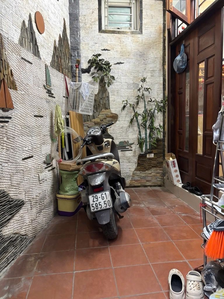 Bán nhà Khương Trung - diện tích 28.4m2 5 tầng - Nhà nhỏ về ở ngay, hàng xóm phân lô - giá 6,7 tỷ