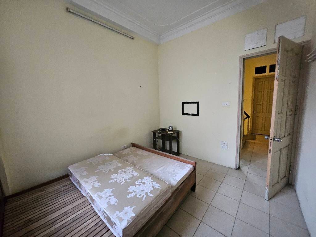 Bán nhà Gốc Đề - diện tích 32m2 5 tầng - MẶT NGÕ THÔNG - DÂN XÂY CHẮC CHẮN - THOÁNG TRƯỚC SAU - giá 8,1 tỷ