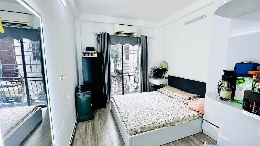 Bán nhà Phùng Khoang - diện tích 48m2 5 tầng - Ngõ 3 gác tránh - giá 12 tỷ