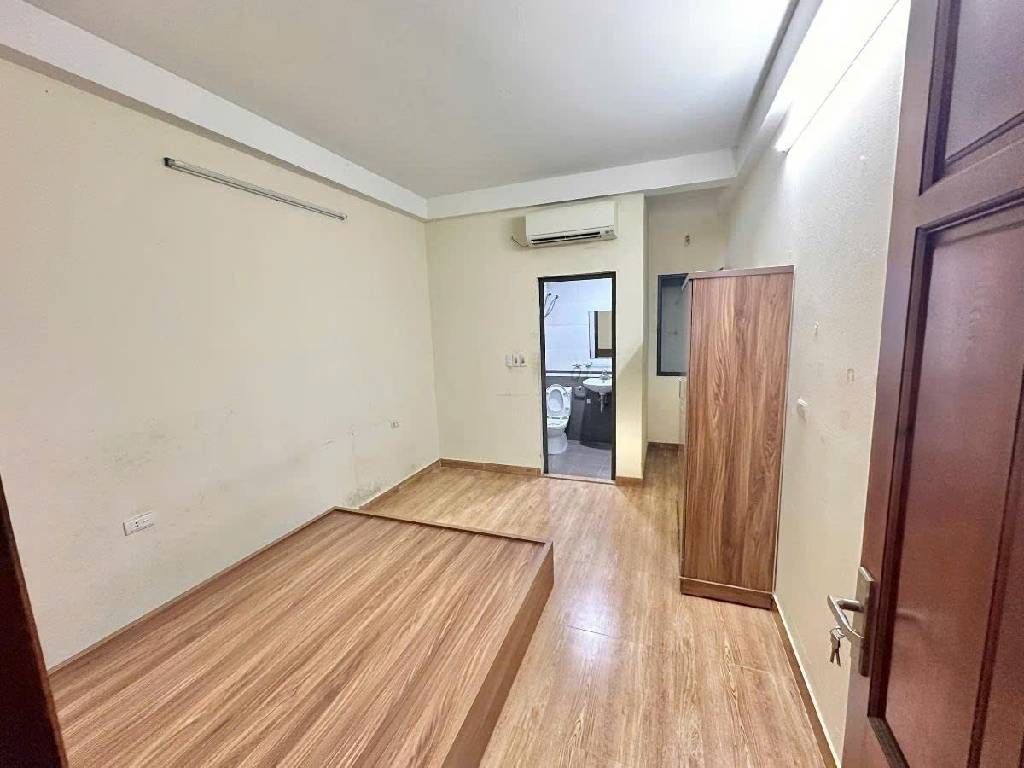 Bán nhà Phùng Khoang - diện tích 48m2 5 tầng - Ngõ 3 gác tránh - giá 12 tỷ