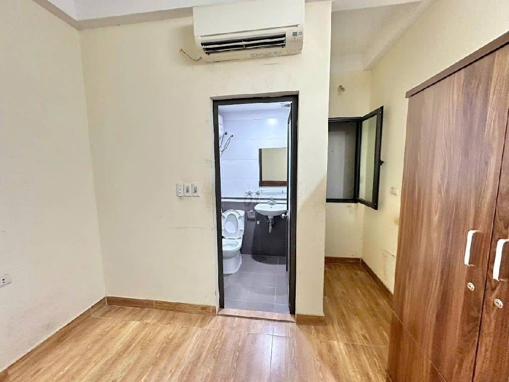 Bán nhà Phùng Khoang - diện tích 48m2 5 tầng - Ngõ 3 gác tránh - giá 12 tỷ