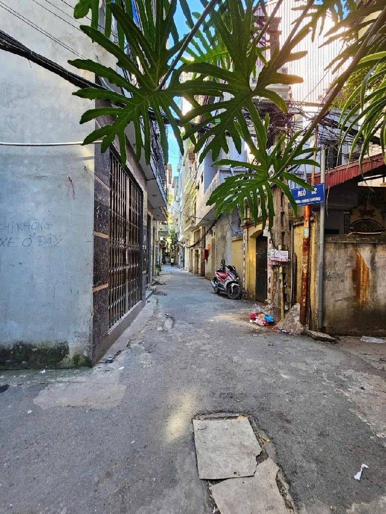 Bán nhà Phùng Khoang - diện tích 48m2 5 tầng - Ngõ 3 gác tránh - giá 12 tỷ