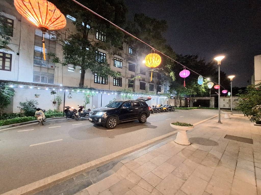 Bán nhà Nguyễn Tuân - diện tích 106m2 2 tầng - CĂN DUPLEX VỚI KHÔNG GIÃN THOÁNG ĐÃNG - SANG TRỌNG - TẦNG VIP - giá 12 tỷ