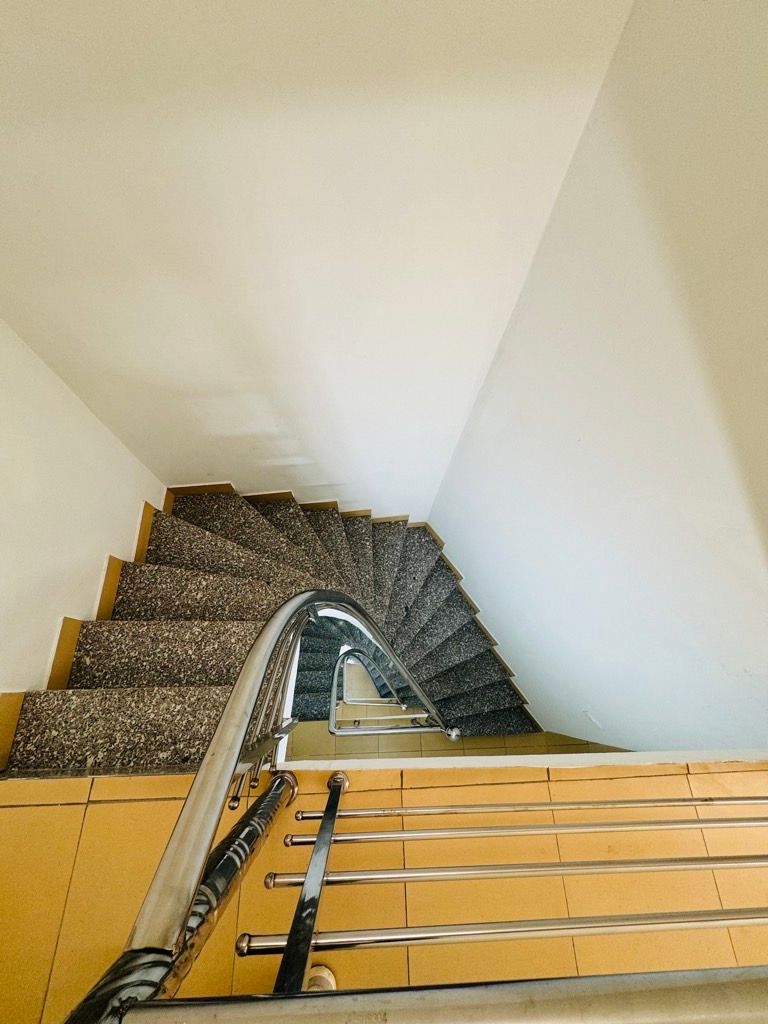 Bán nhà ngõ Thịnh Hào - diện tích 21.8m2 4 tầng - Cơ hội hiếm có sở hữu mảnh đất vàng - giá 6,2 tỷ