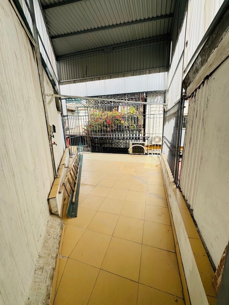 Bán nhà ngõ Thịnh Hào - diện tích 21.8m2 4 tầng - Cơ hội hiếm có sở hữu mảnh đất vàng - giá 6,2 tỷ