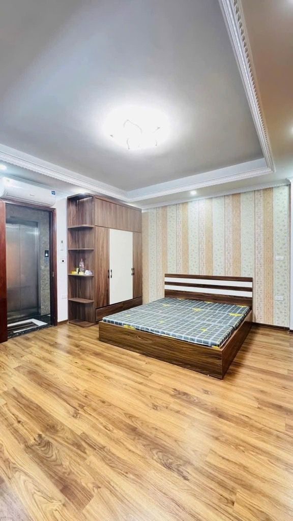 Bán nhà Khương Hạ - diện tích 42m2 7 tầng - Ô tô đỗ cửa - giá 14,6 tỷ