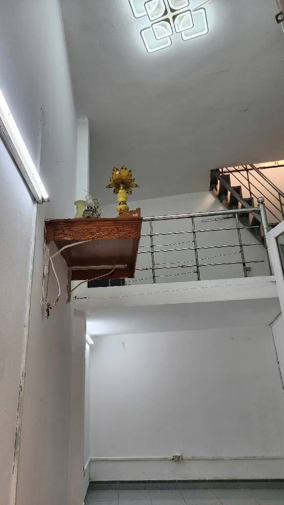 Bán nhà Ngõ Quỳnh - diện tích 16m2 2 tầng - Mặt tiền khủng - giá 5,2 tỷ