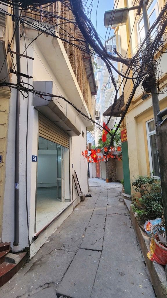 Bán nhà Chùa Quỳnh - diện tích 16m2 3 tầng - ô tô đỗ cửa - giá 4,6 tỷ