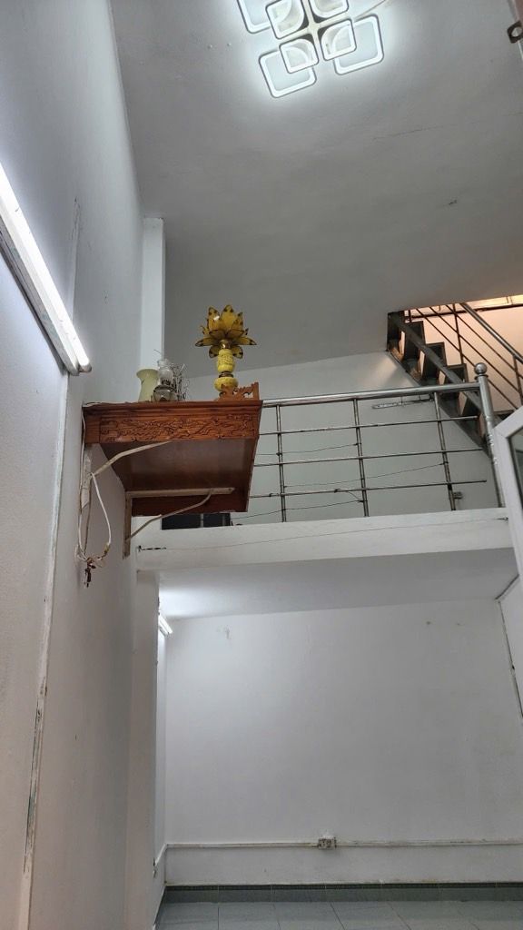 Bán nhà Chùa Quỳnh - diện tích 16m2 3 tầng - ô tô đỗ cửa - giá 4,6 tỷ