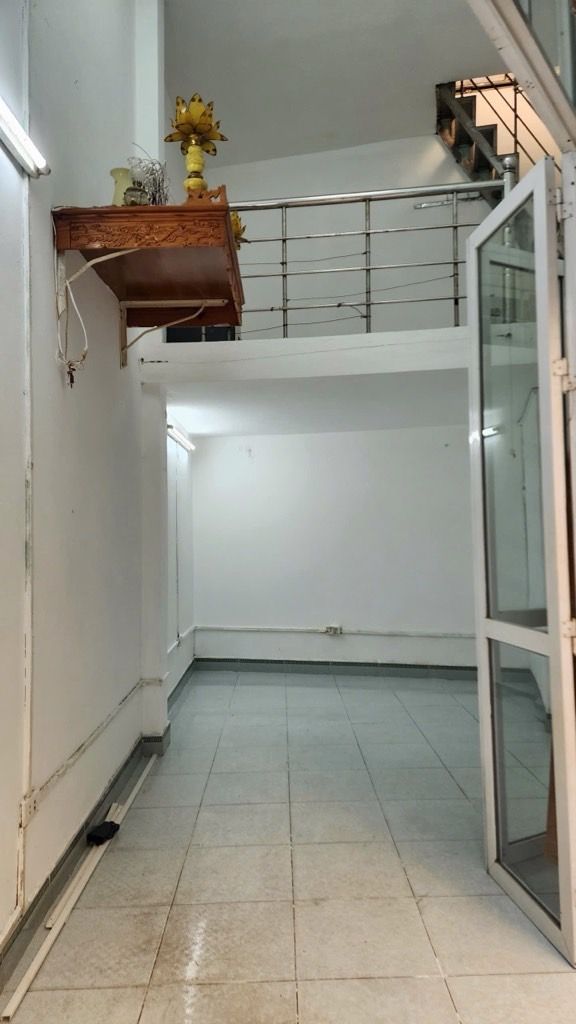 Bán nhà Chùa Quỳnh - diện tích 16m2 3 tầng - ô tô đỗ cửa - giá 4,6 tỷ
