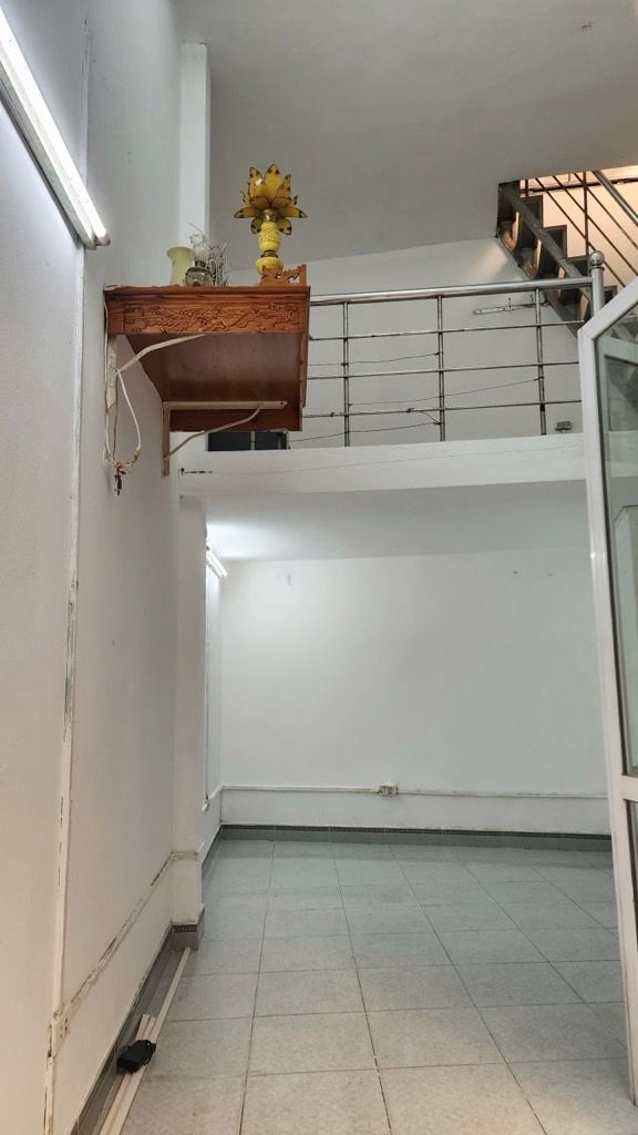 Bán nhà Chùa Quỳnh - diện tích 16m2 3 tầng - ô tô đỗ cửa - giá 4,6 tỷ