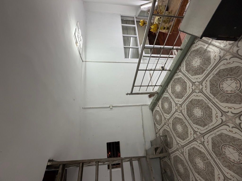 Bán nhà Chùa Quỳnh - diện tích 16m2 3 tầng - ô tô đỗ cửa - giá 4,6 tỷ