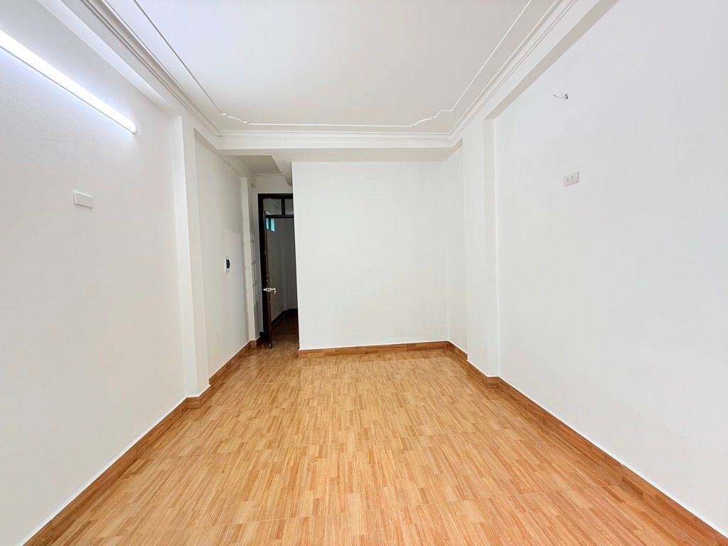 Bán nhà Tân Mai - diện tích 21m2 5 tầng - Ô TÔ TRÁNH - giá 6,9 tỷ