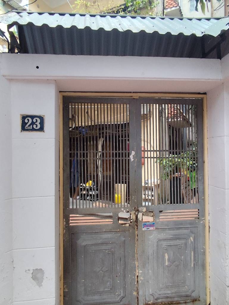 Bán nhà Hào Nam - diện tích 93.3m2 3 tầng - Nhà cũ xác định bán đất - giá 19,3 tỷ