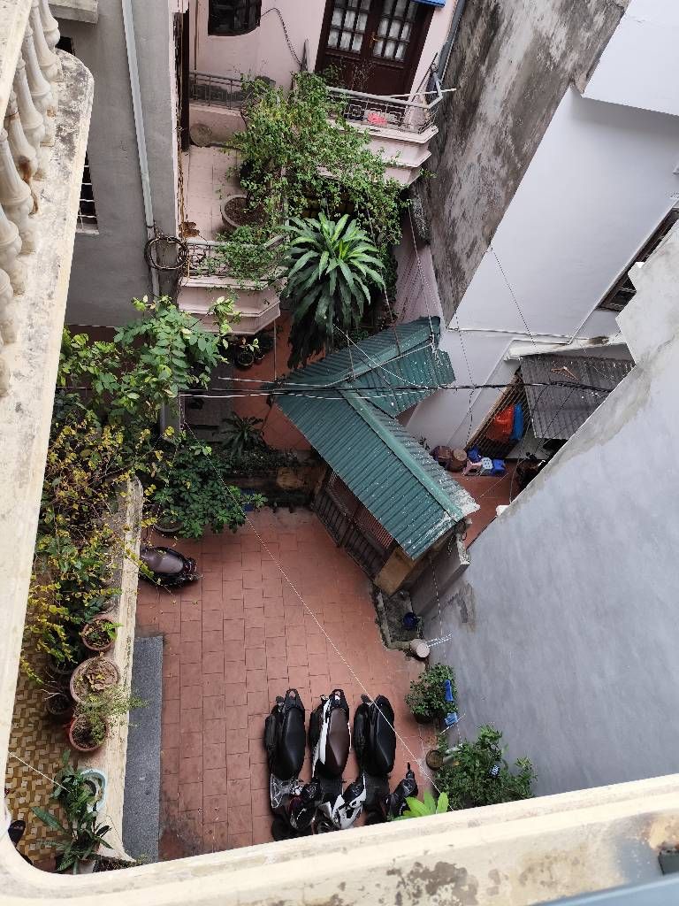 Bán nhà Hào Nam - diện tích 93.3m2 3 tầng - Nhà cũ xác định bán đất - giá 19,3 tỷ