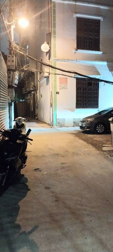 Bán nhà Bằng Liệt - diện tích 40m2 4 tầng - Nhà đẹp, ô tô đỗ cửa - giá 9 tỷ