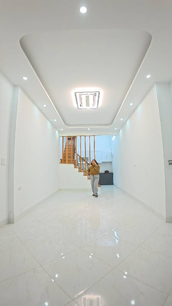 Bán nhà Tân Mai - diện tích 27,9m2 4 tầng - Ô tô đỗ cửa - giá 10,5 tỷ