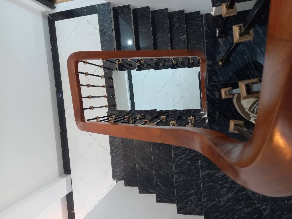 Bán nhà Vĩnh Hưng - diện tích 46m2 4 tầng - NGÕ THÔNG RA NGÕ 649 LĨNH NAM KINH DOANH - giá 9,4 tỷ