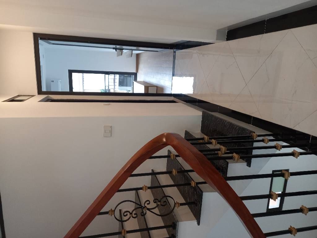 Bán nhà Vĩnh Hưng - diện tích 46m2 4 tầng - NGÕ THÔNG RA NGÕ 649 LĨNH NAM KINH DOANH - giá 9,4 tỷ