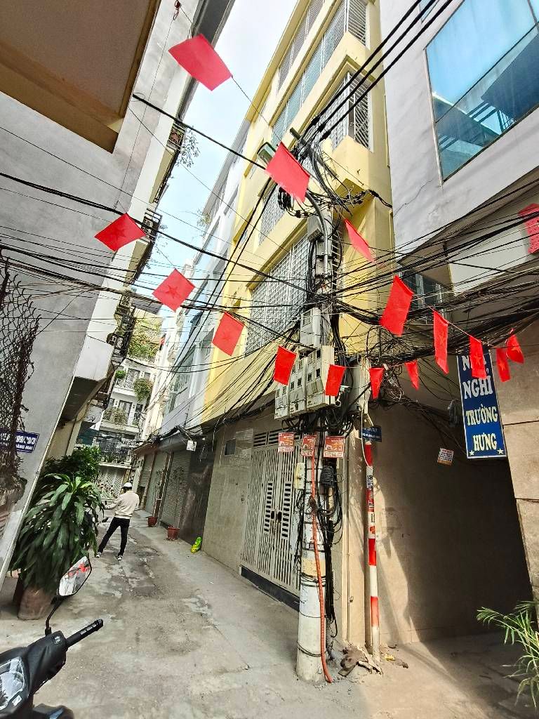 Bán nhà Hoàng Mai - diện tích 33m2 5 tầng - Lô góc, ô tô - giá 14,3 tỷ