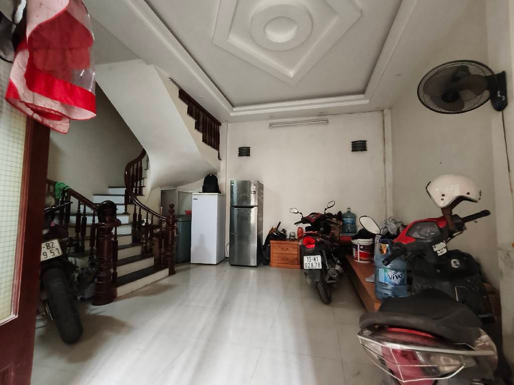 Bán nhà Hoàng Mai - diện tích 33m2 5 tầng - Lô góc, ô tô - giá 14,3 tỷ