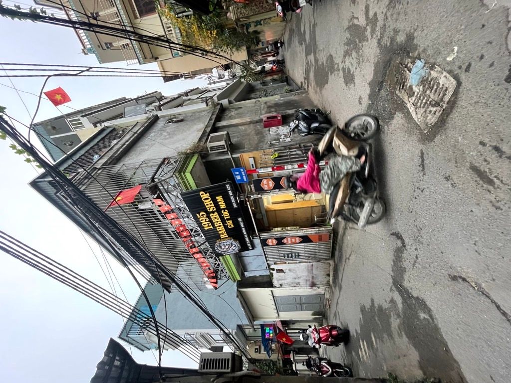 Bán nhà Ngọc Hồi - diện tích 48.3m2 1 tầng - ô tô qua nhà - giá 10,2 tỷ