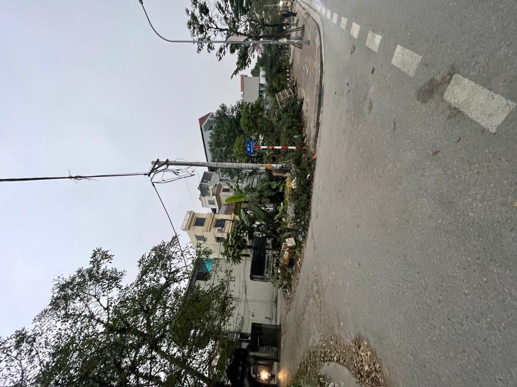 Bán nhà Ngọc Hồi - diện tích 48.3m2 1 tầng - ô tô qua nhà - giá 10,2 tỷ