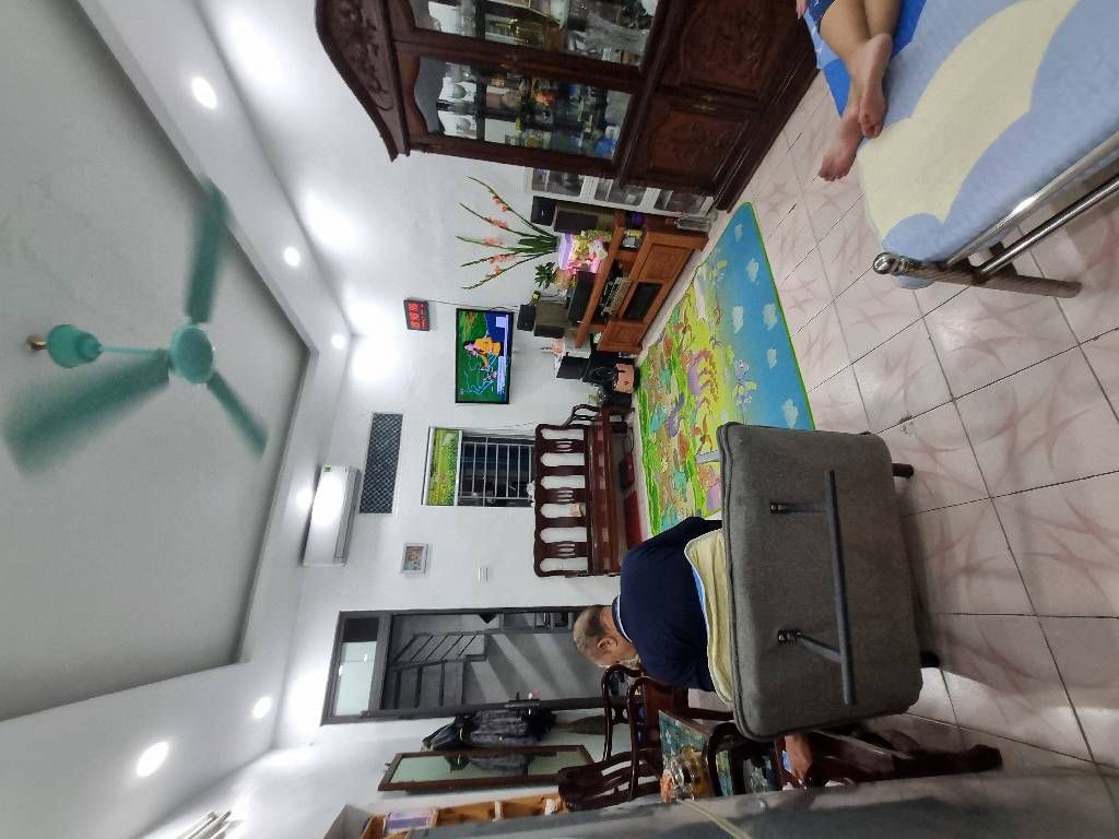 Bán nhà Ngõ Chợ Khâm Thiên - diện tích 23,7m2 2 tầng - nhà có cầu thang lên t2, t3 - giá 4,35 tỷ