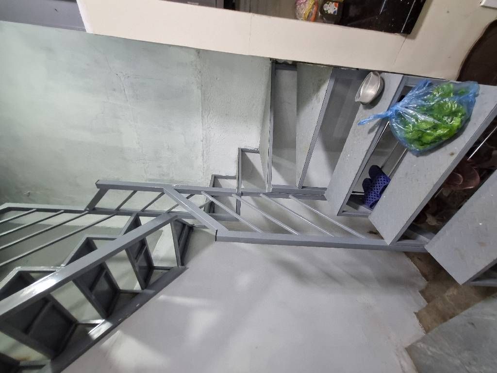 Bán nhà Ngõ Chợ Khâm Thiên - diện tích 23,7m2 2 tầng - nhà có cầu thang lên t2, t3 - giá 4,35 tỷ