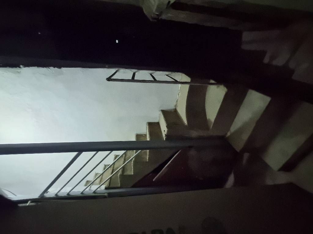 Bán nhà Ngõ Chợ Khâm Thiên - diện tích 23,7m2 2 tầng - nhà có cầu thang lên t2, t3 - giá 4,35 tỷ