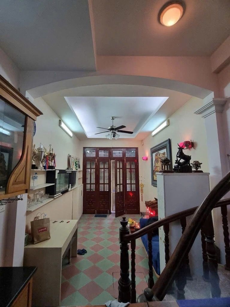 Bán nhà Nguyễn Chí Thanh - diện tích 26,4m2 6 tầng - Lô góc - giá 9,5 tỷ