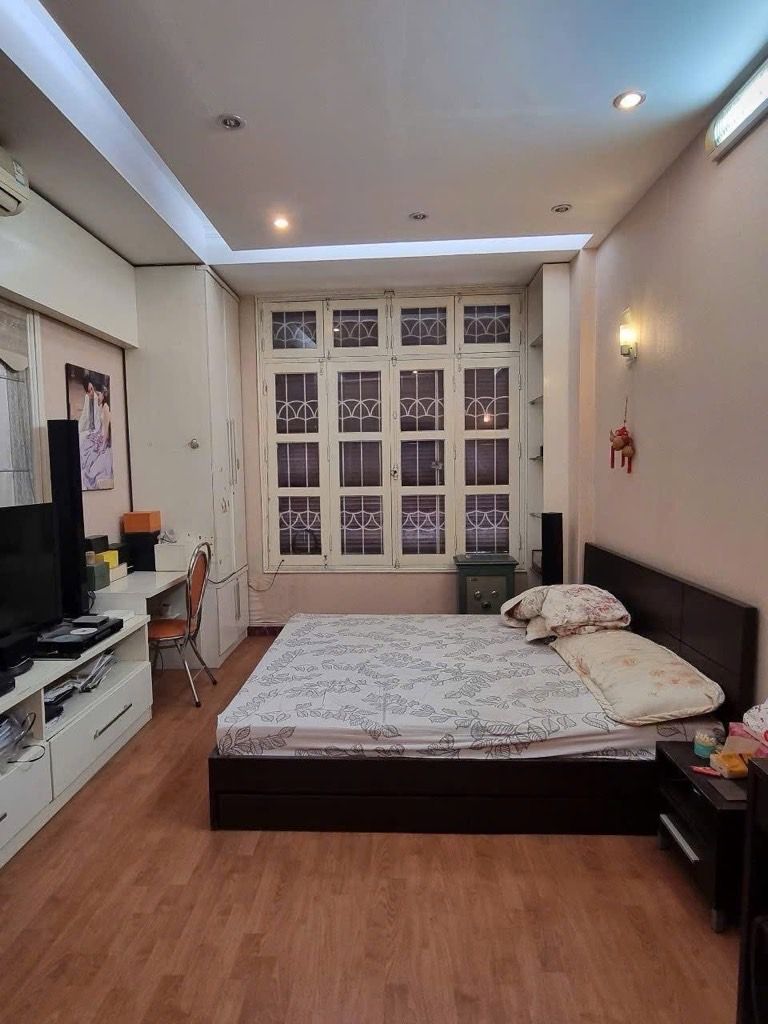 Bán nhà Nguyễn Chí Thanh - diện tích 26,4m2 6 tầng - Lô góc - giá 9,5 tỷ